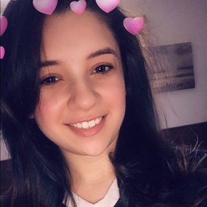 Meet your Posher, Zeina